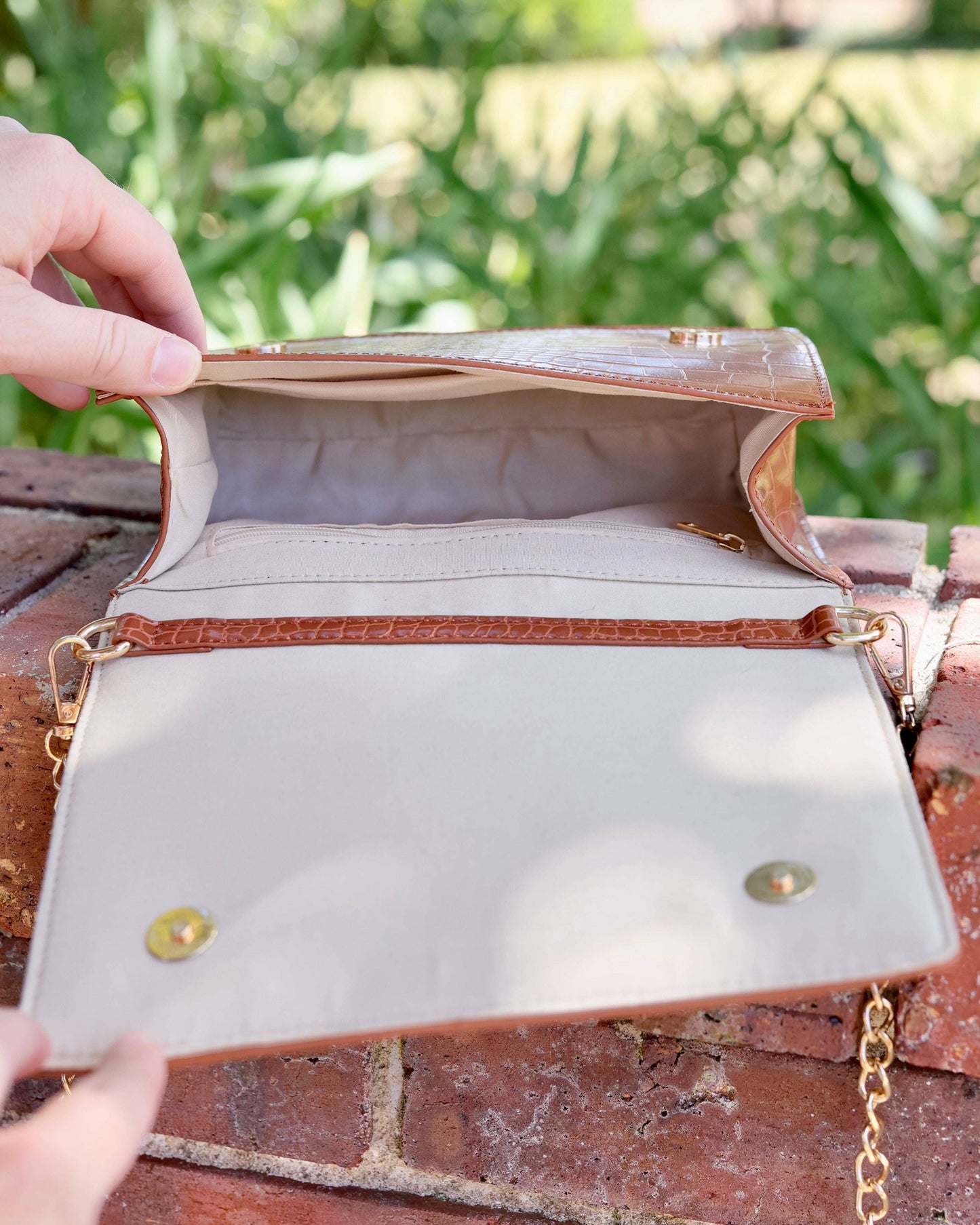 Cecilia Circle Logo Handbag Pearl: Default