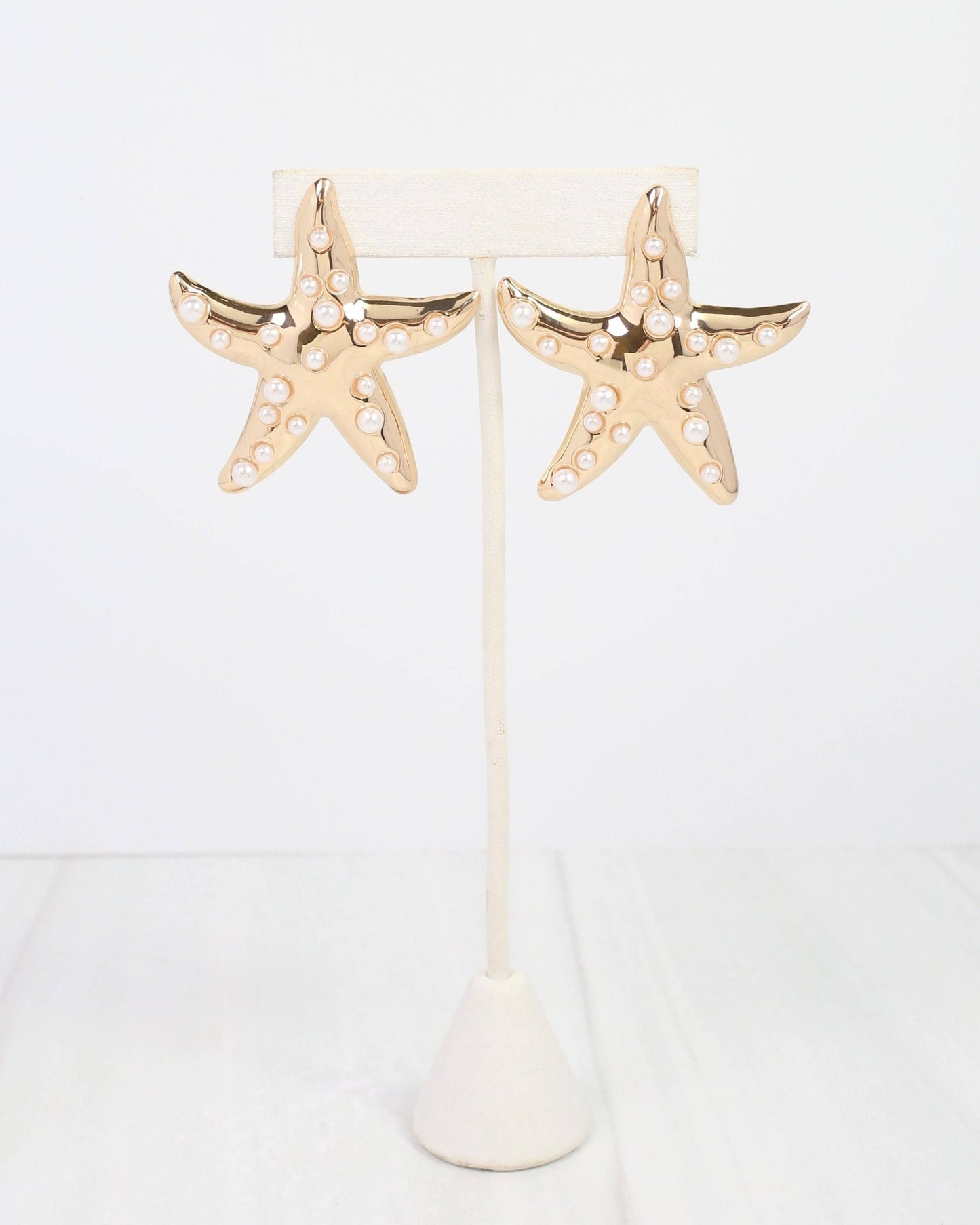 Trieste Pearly Starfish Earring Gold: Default