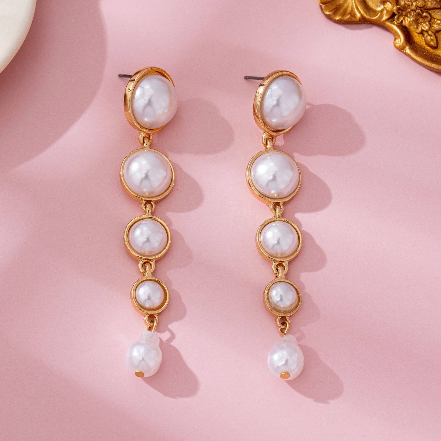 Linear Gradual Pearl Drop Earring | GOLD