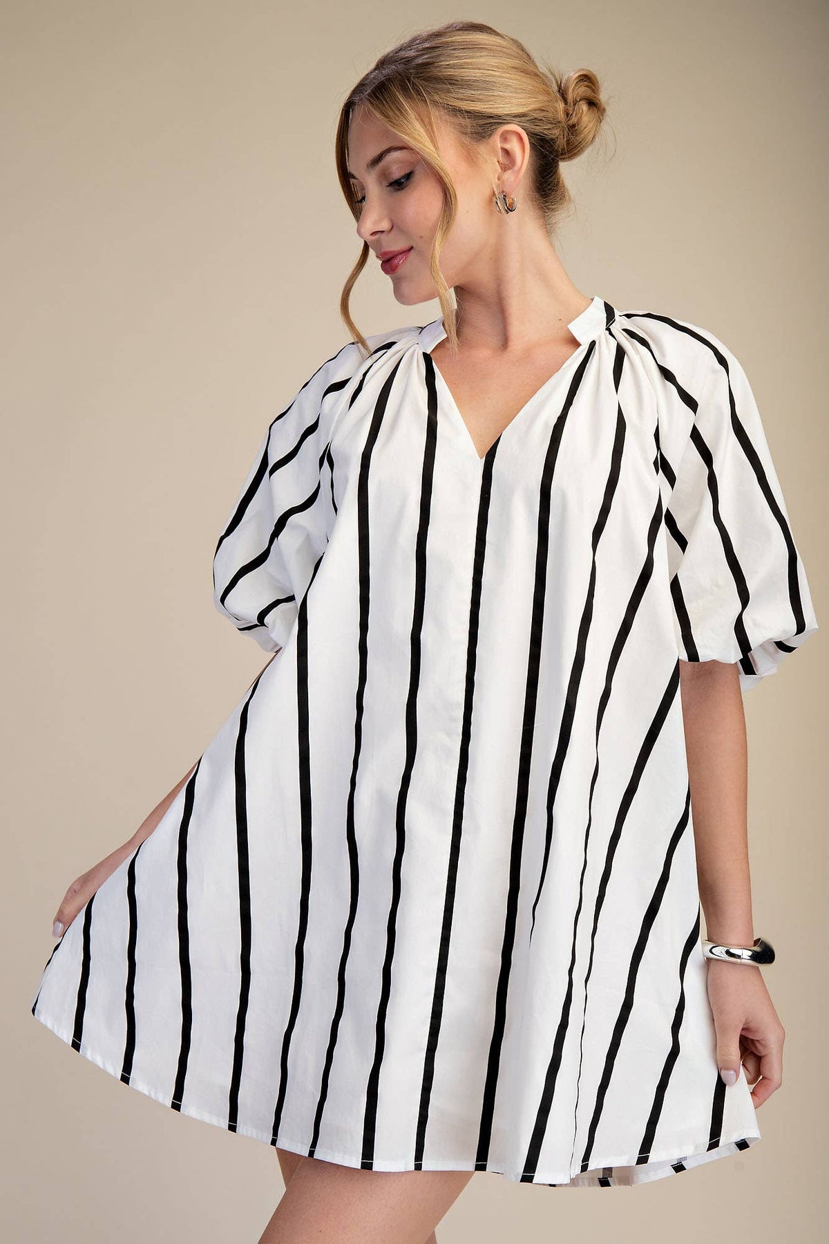 Puff-Sleeve Stripe Mini Shift Dress: Kelly Green
