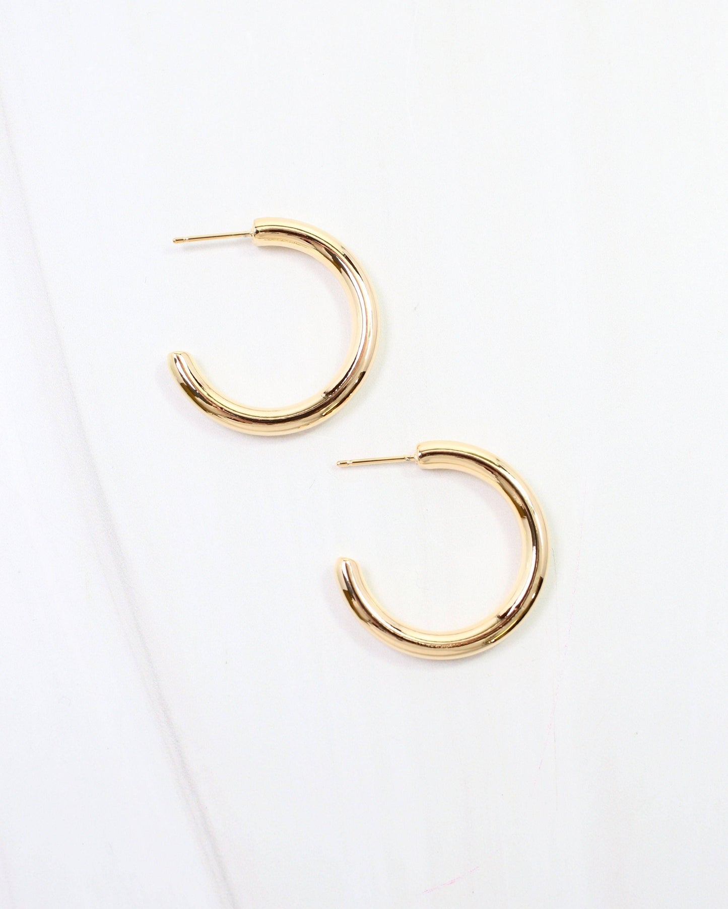Castlebar Hoop Earring Shiny Gold: Default