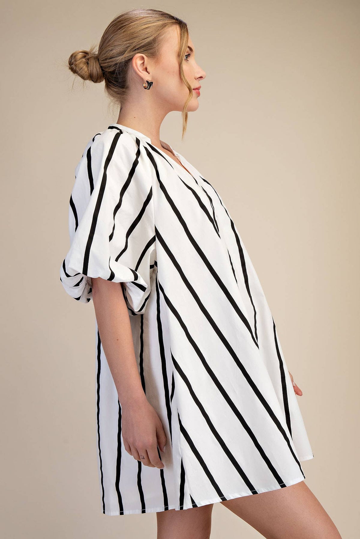 Puff-Sleeve Stripe Mini Shift Dress: Kelly Green