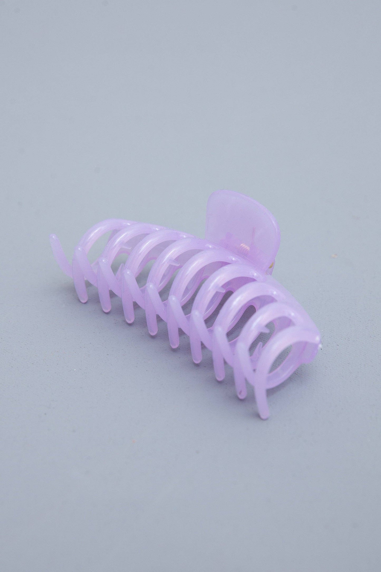 JUMBO SEMI GLOSSY  HAIR CLAW CLIPS | 40H582: OFF WHITE