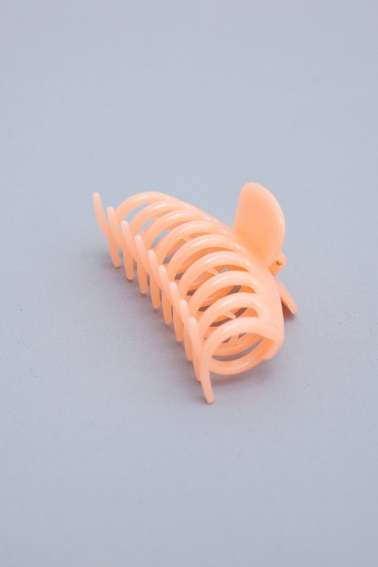 JUMBO SEMI GLOSSY  HAIR CLAW CLIPS | 40H582: OFF WHITE
