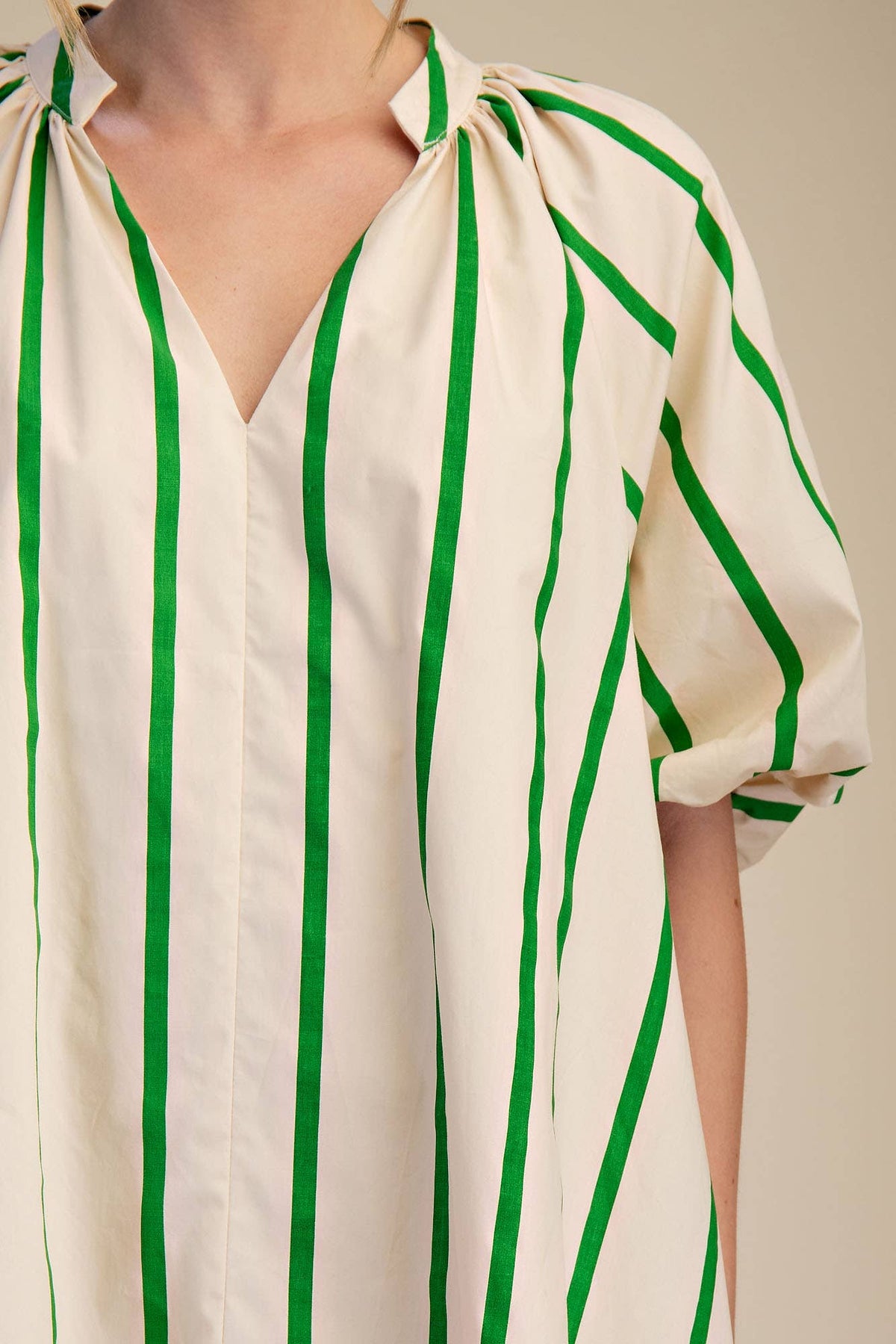 Puff-Sleeve Stripe Mini Shift Dress: Kelly Green