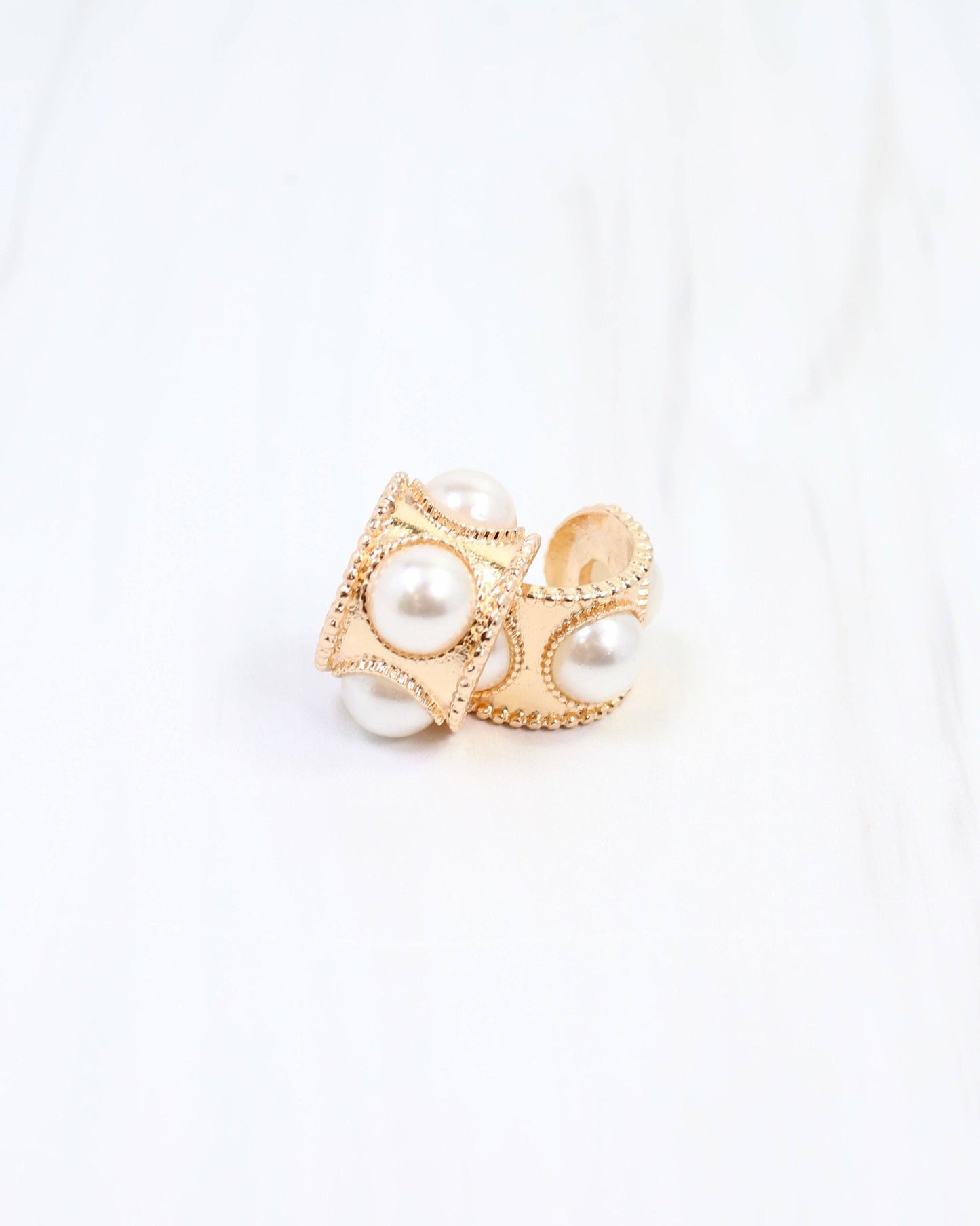 Huntington Pearl Hoop Earring Gold: Default