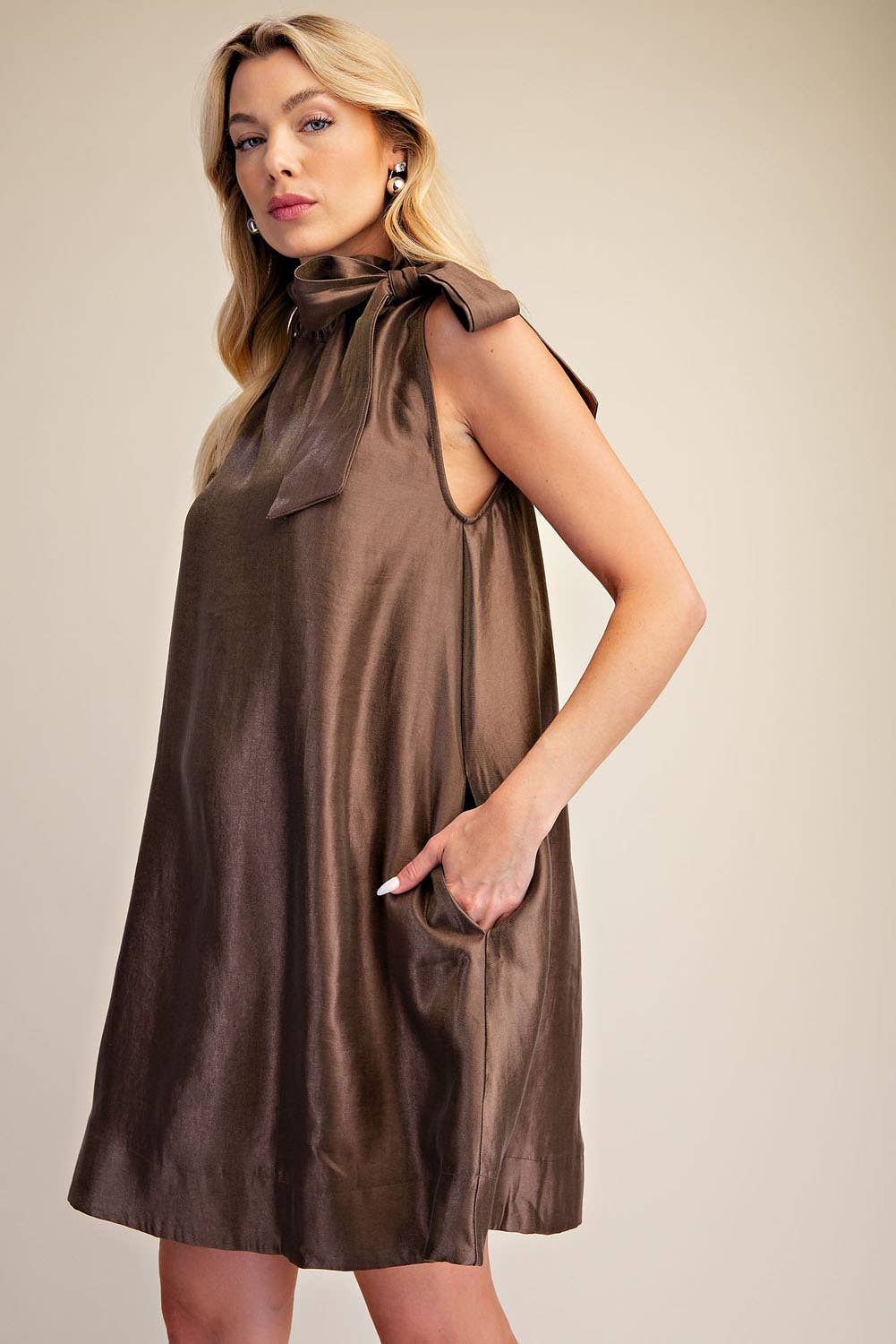 Ruffle Tie Neck Sleeveless Side Pocket Mini Dress: Champagne