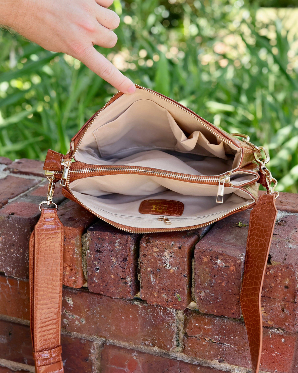Ariana Crossbody Black Nylon