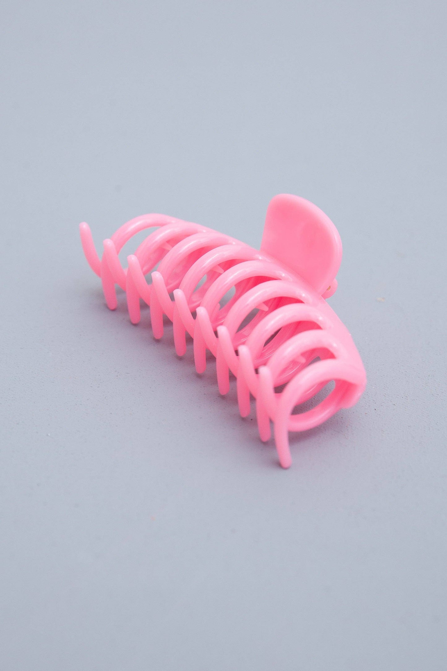 JUMBO SEMI GLOSSY  HAIR CLAW CLIPS | 40H582: OFF WHITE
