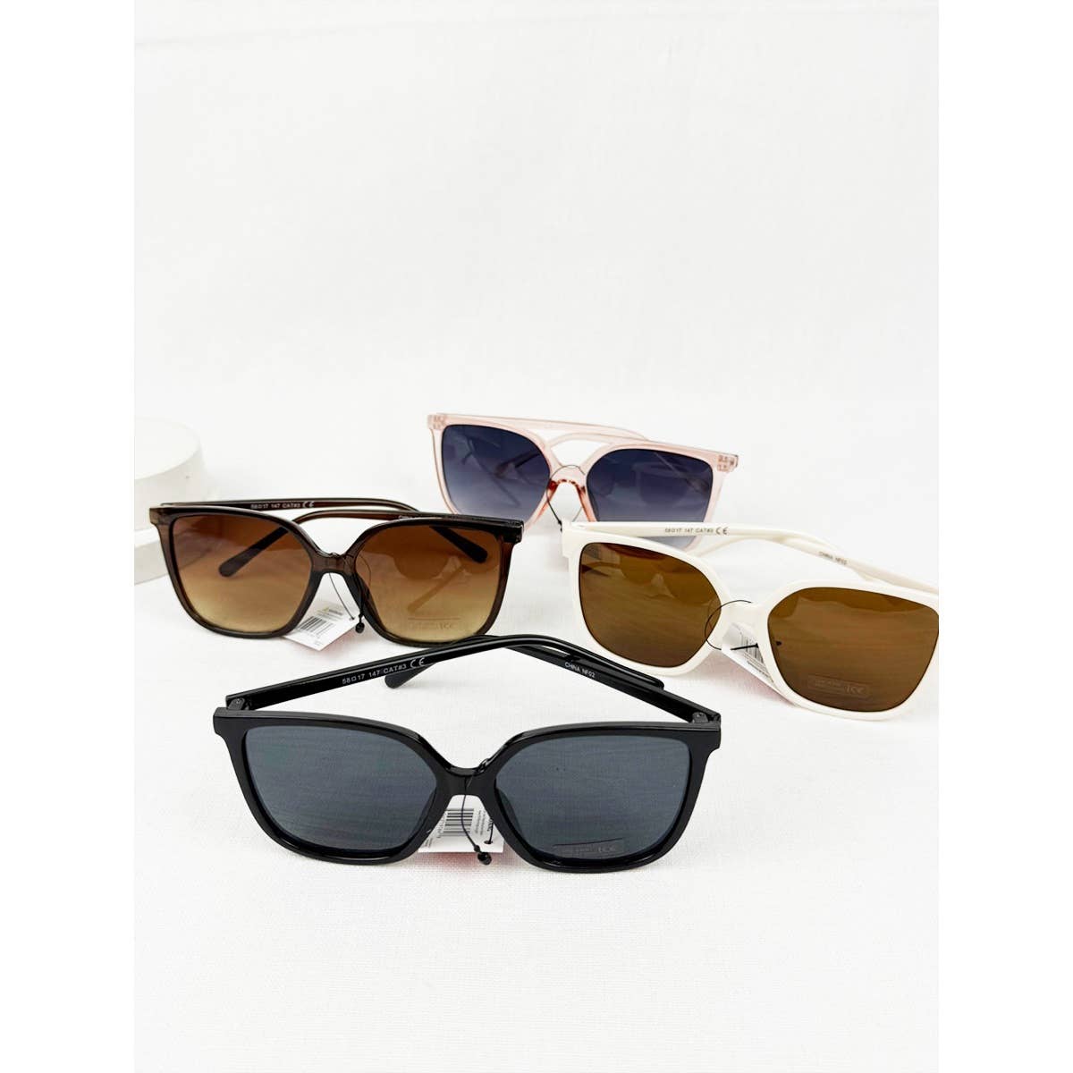 Sophia Everyday Shades Fashion Sunglass:Random