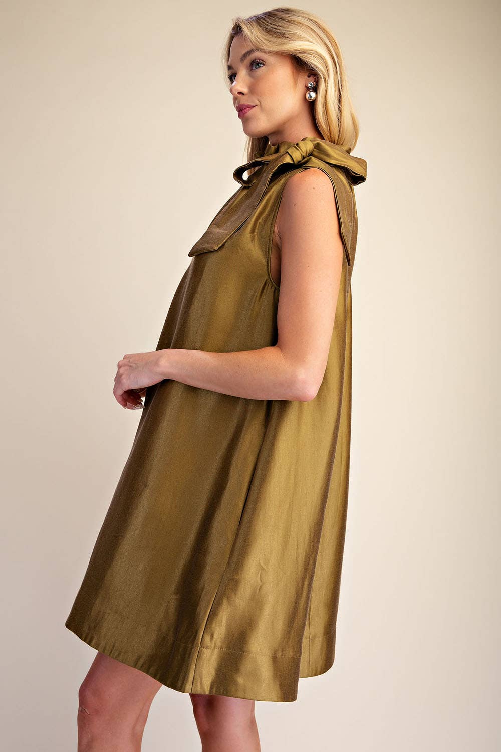 Ruffle Tie Neck Sleeveless Side Pocket Mini Dress: Champagne