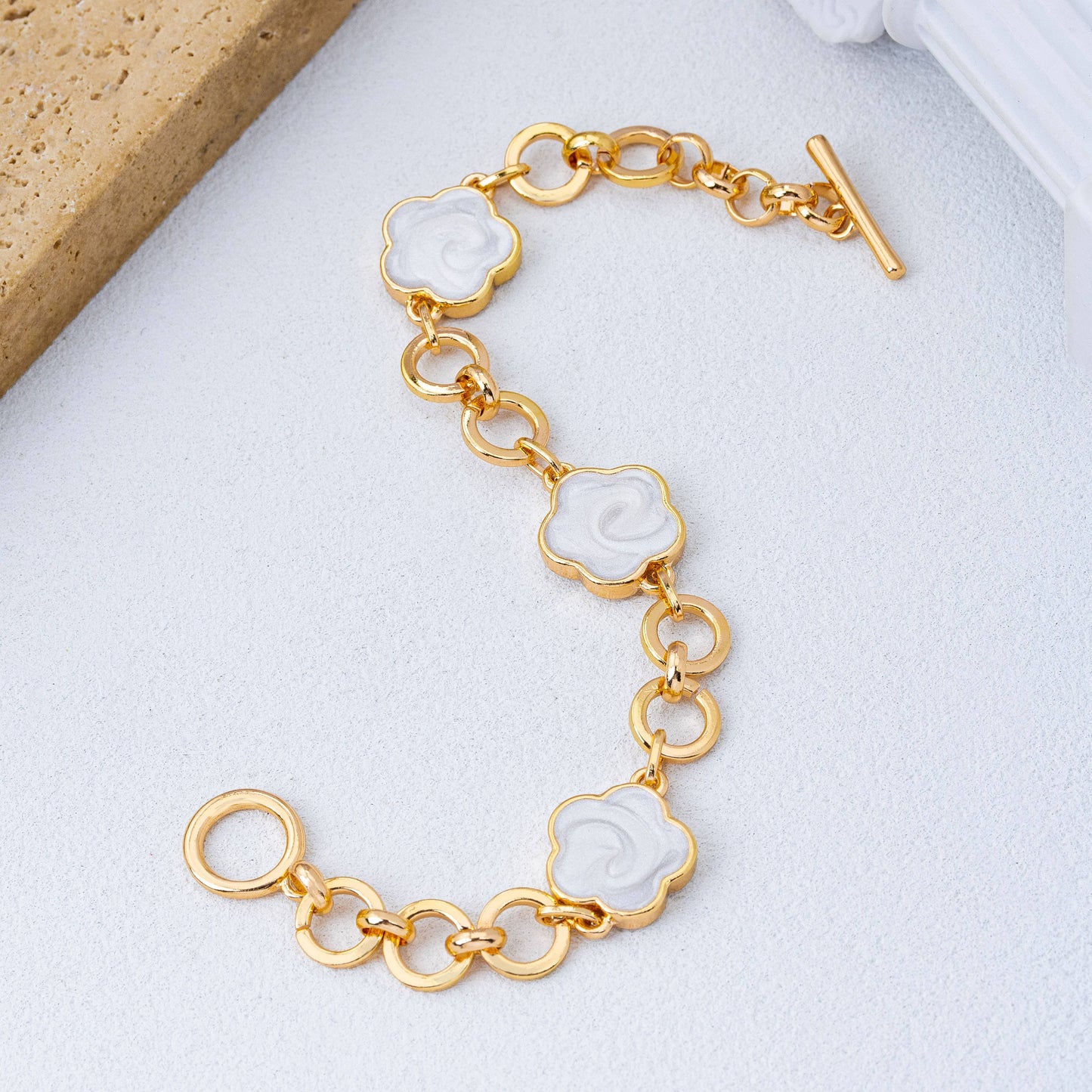 Enamel Quatrofoil Link Toggle Bracelet |Gold