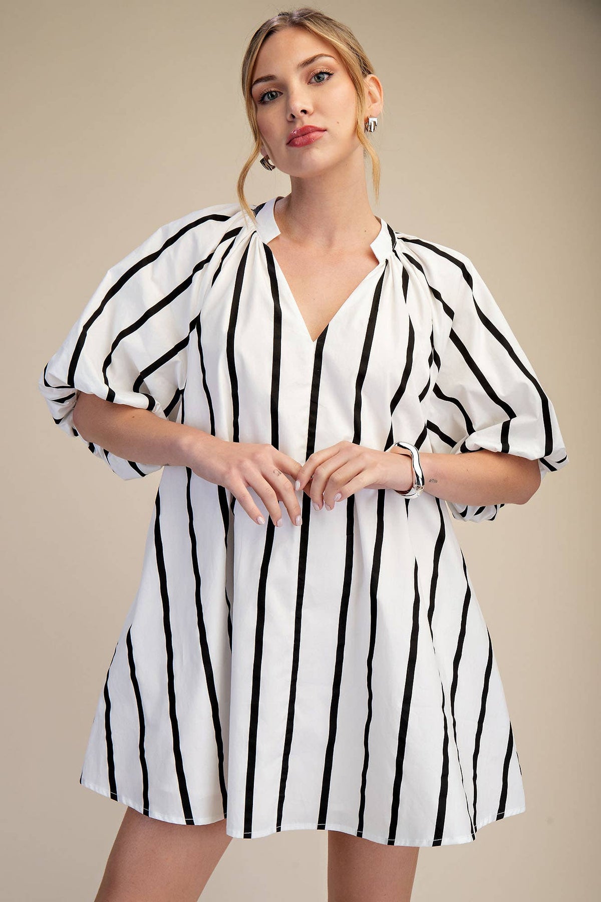 Puff-Sleeve Stripe Mini Shift Dress: Kelly Green