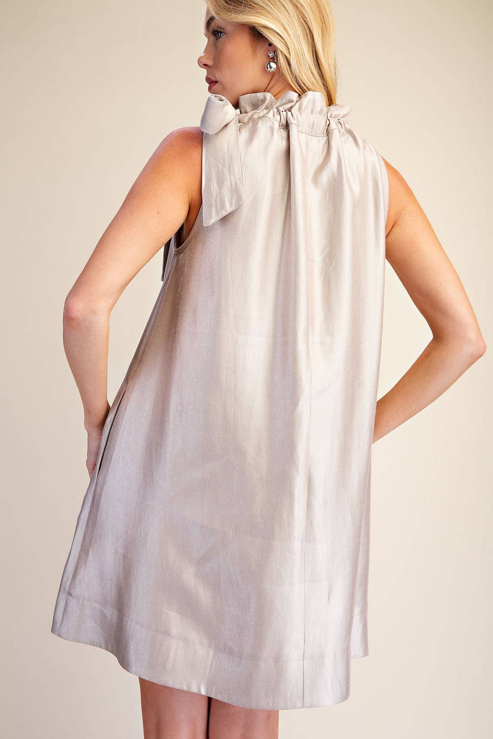 Ruffle Tie Neck Sleeveless Side Pocket Mini Dress: Champagne