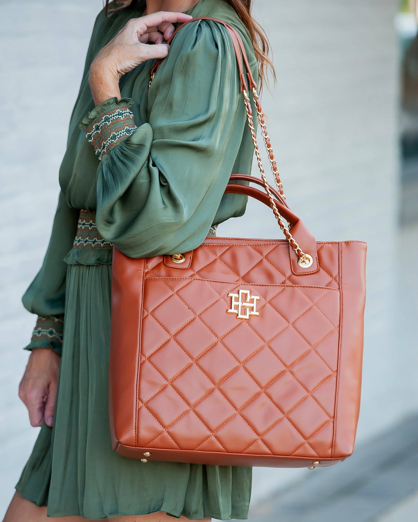 Kinzley Tote Saddle LD: Default