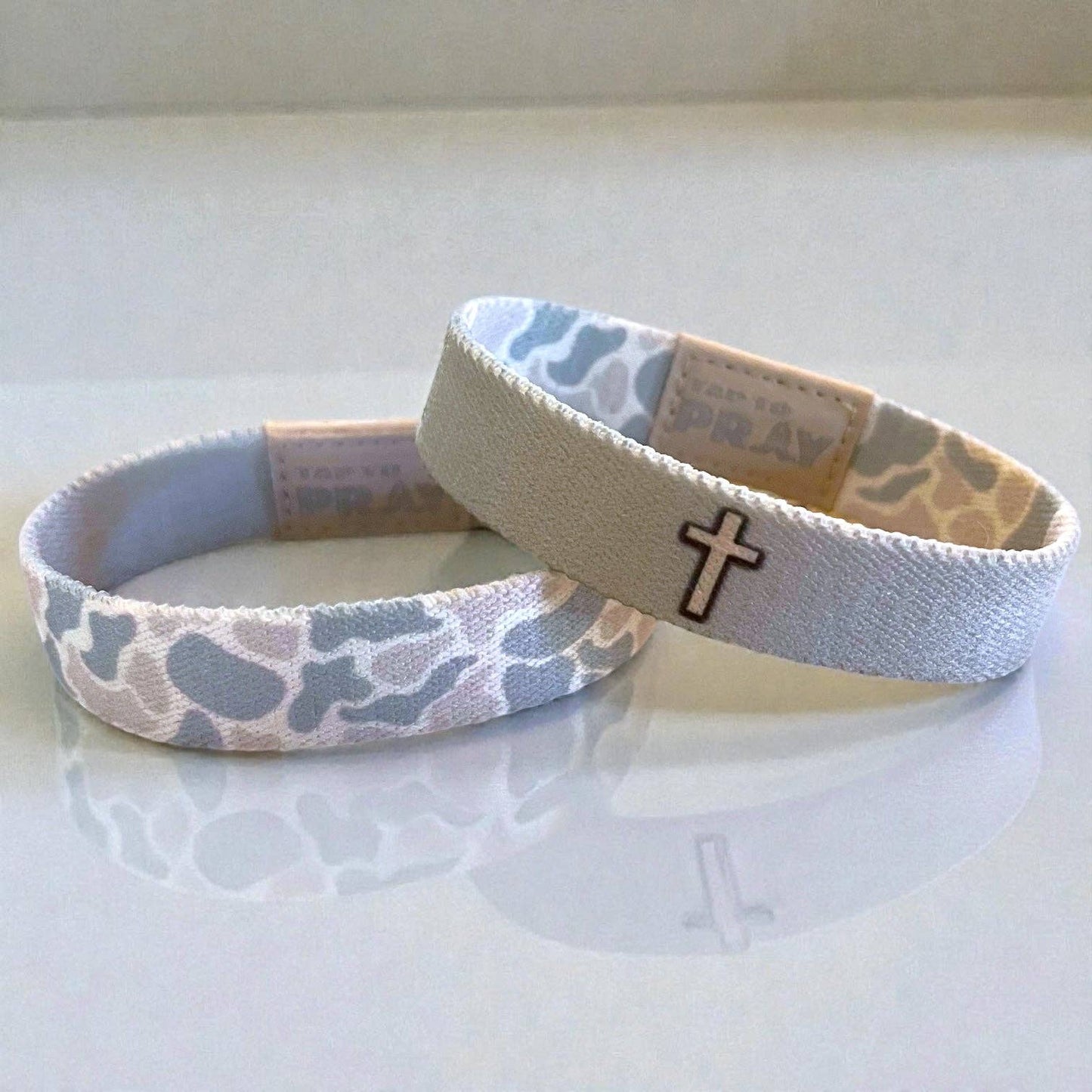 Tap To Pray® Wristband – River Rock Camo - Aspen: Medium