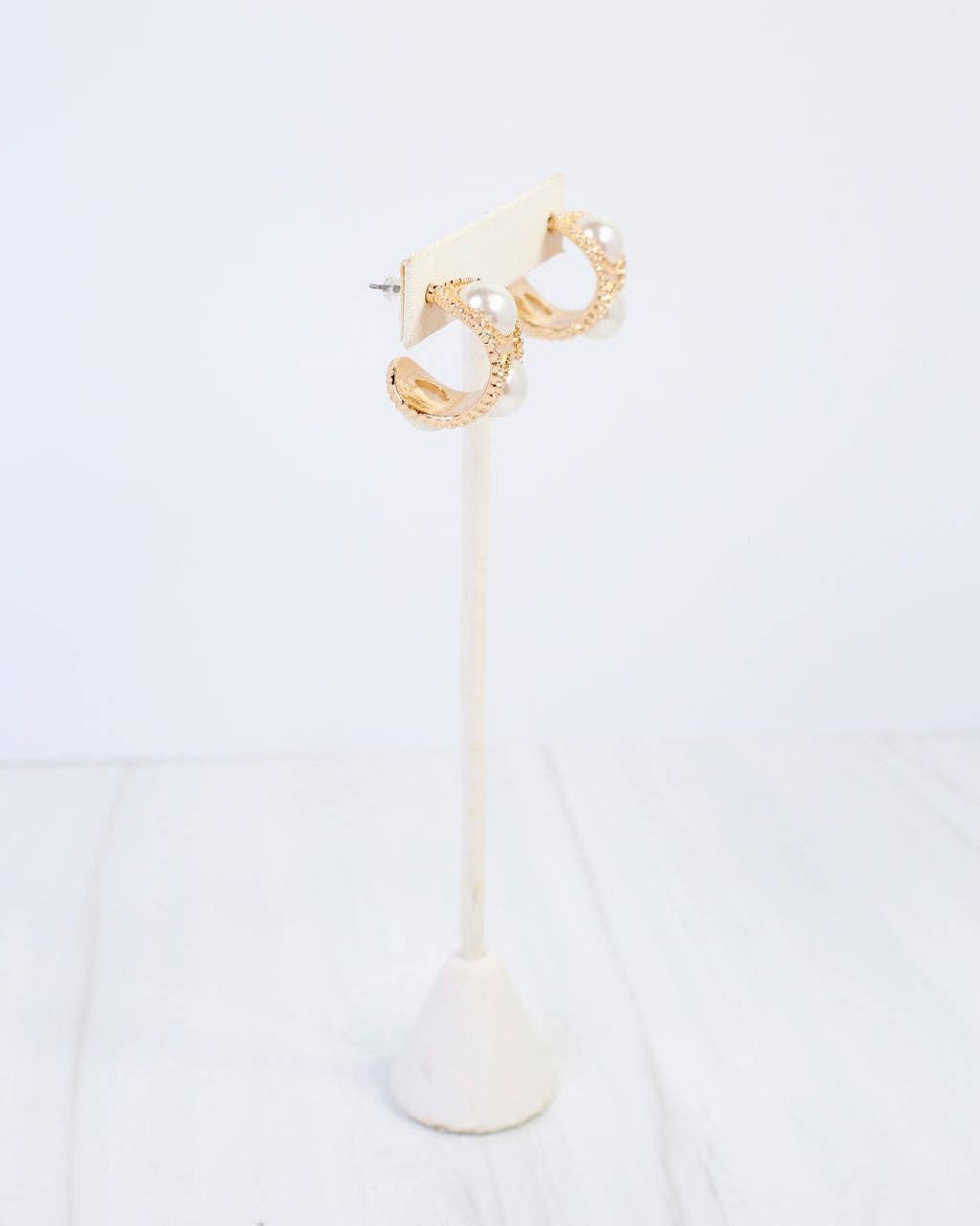 Huntington Pearl Hoop Earring Gold: Default